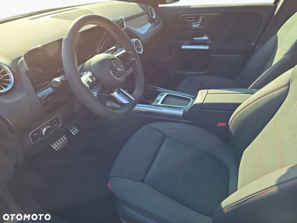 Mercedes-Benz GLA 220 mHEV 4-Matic AMG Line 8G-DCT - 12