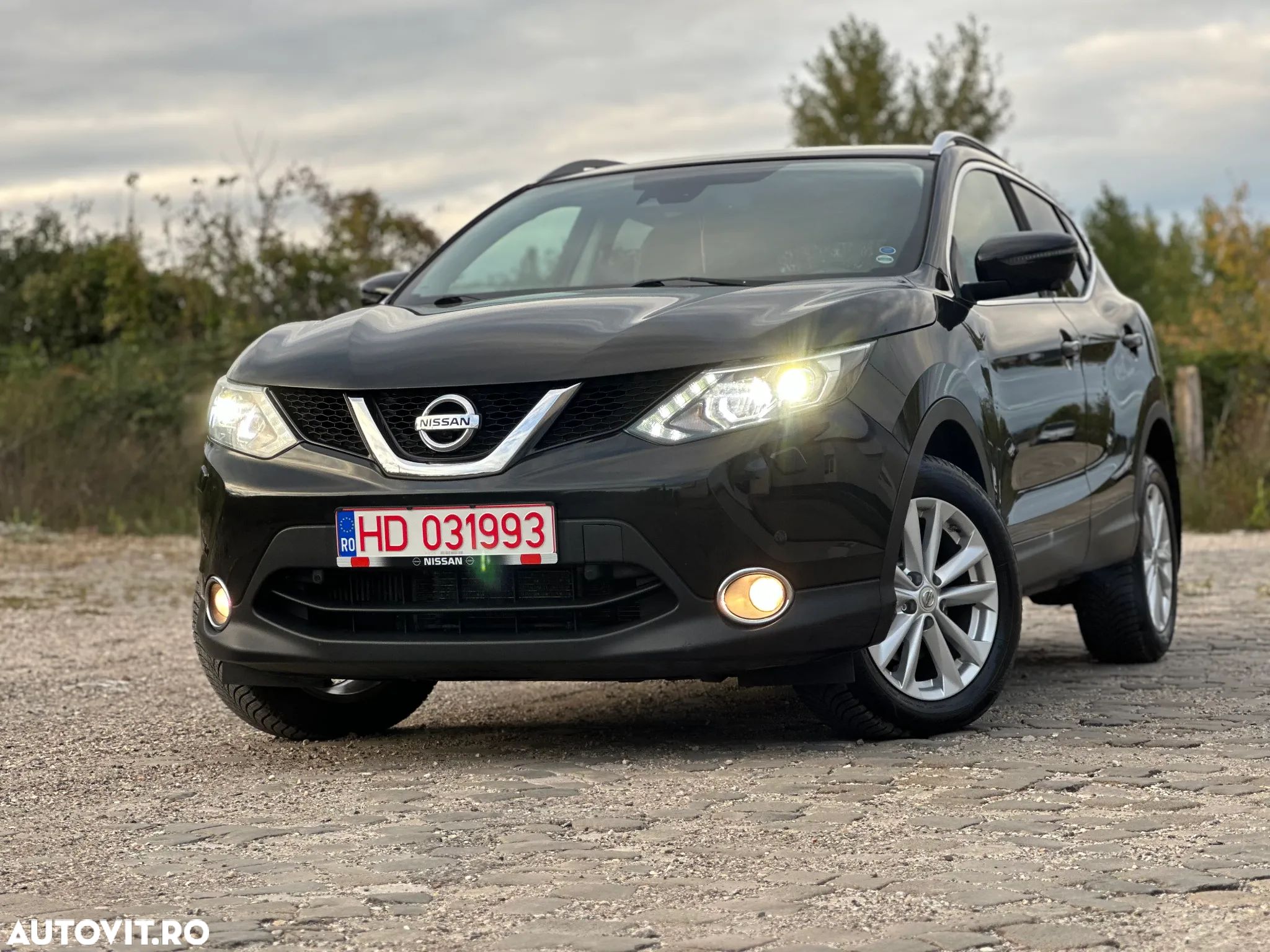 Nissan Qashqai 1.2 DIG-T Xtronic TEKNA+ - 1