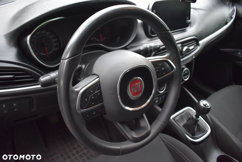 Fiat Tipo - 12