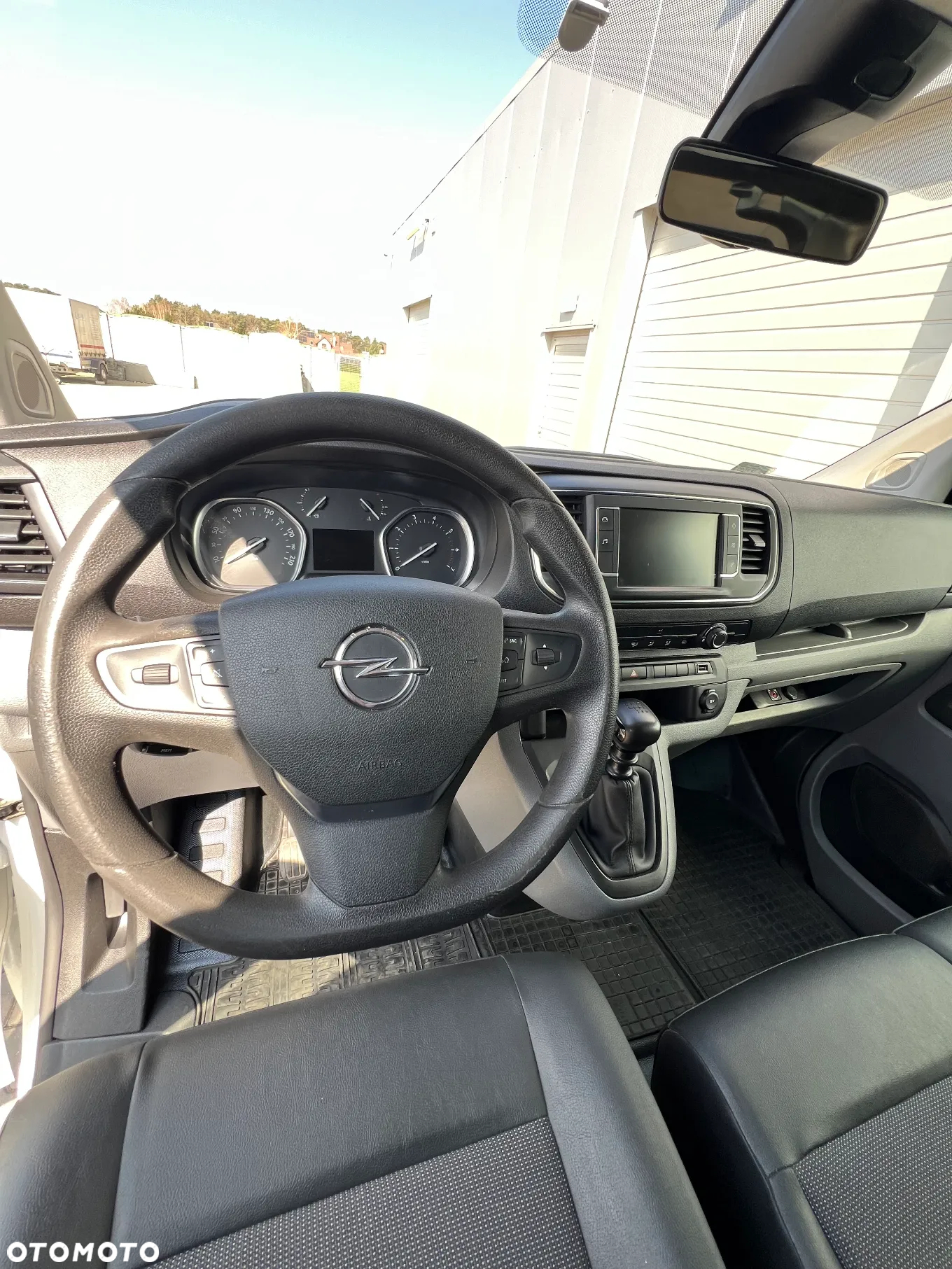 Opel Vivaro - 9