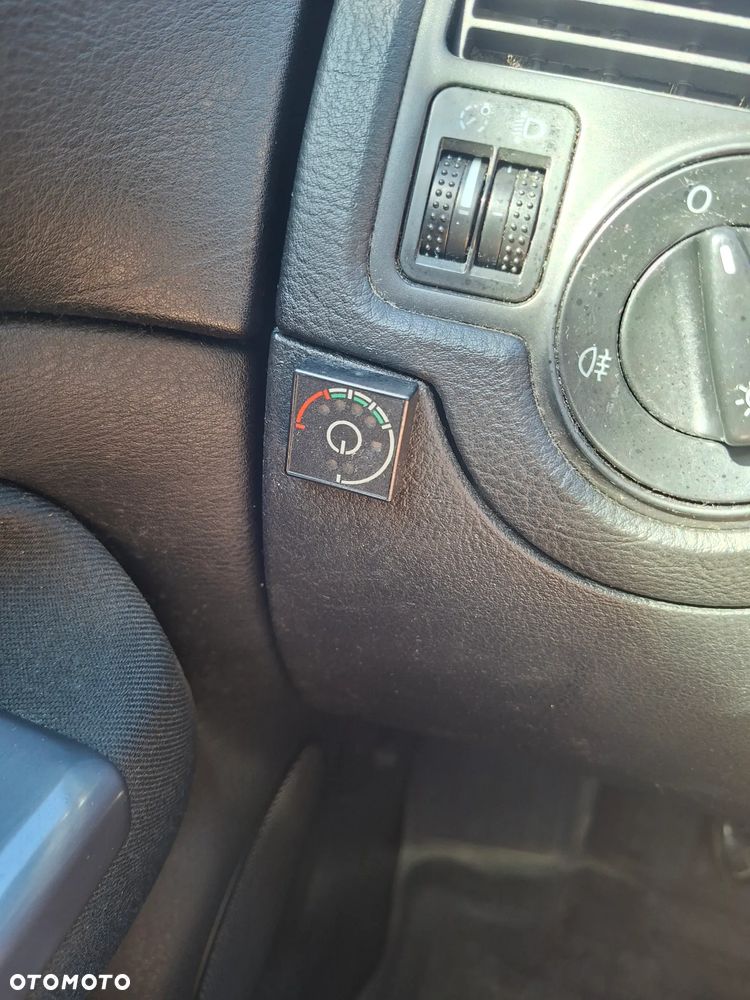 Volkswagen Golf - 32