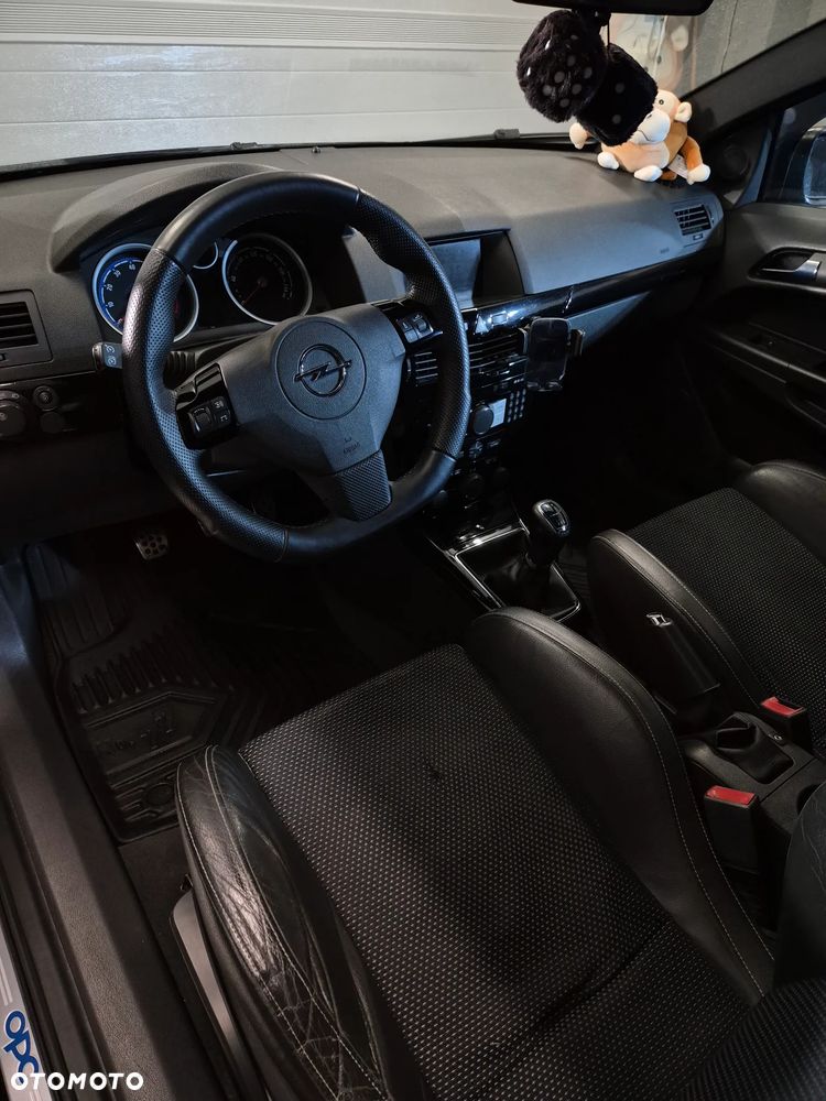 Opel Astra 2.0 T OPC - 5