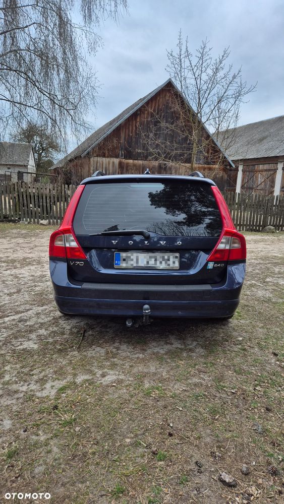 Volvo V70 2.4D Momentum - 4