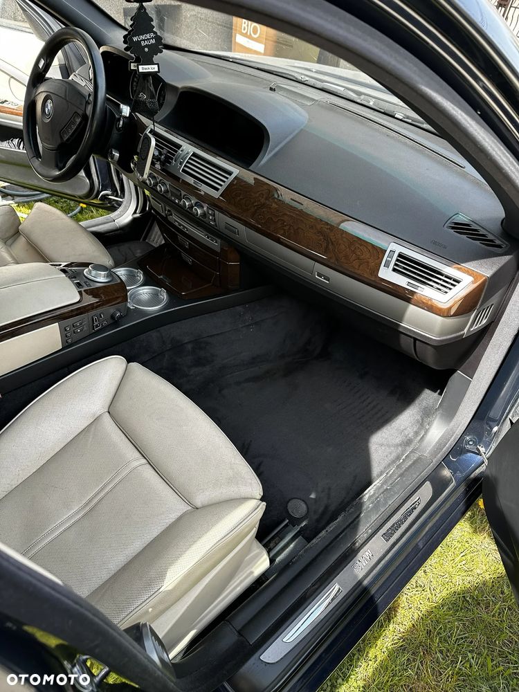 BMW Seria 7 750Li - 3