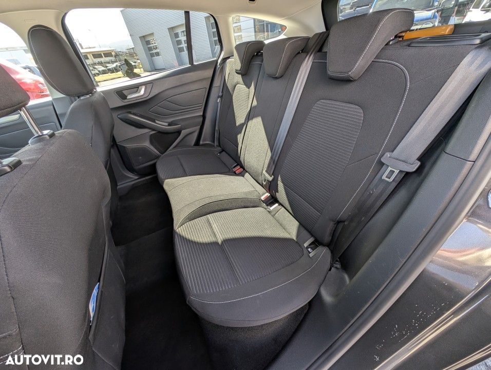Ford Focus - 17
