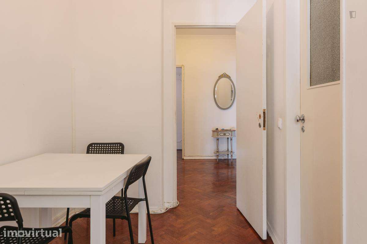 Quarto - localizado em Penha de França Lisbon - Grande imagem: 4/18