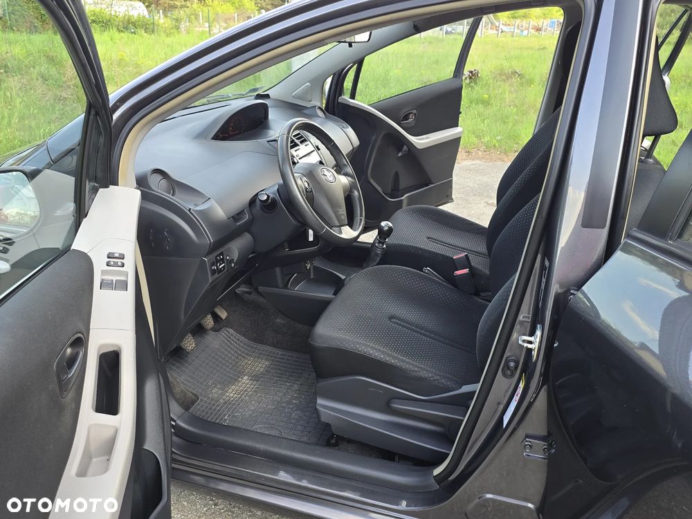 Toyota Yaris 1.33 Luna - 5