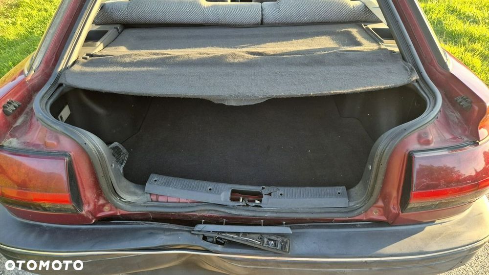 Toyota Corolla 1.6 GL - 16