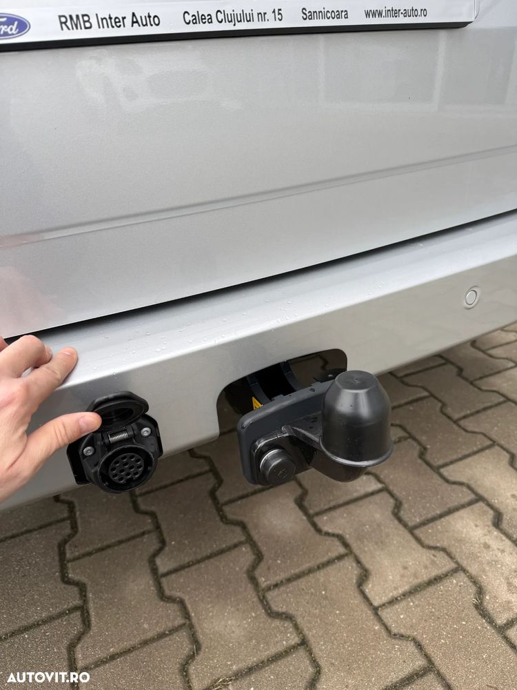 Ford Tourneo Custom - 32