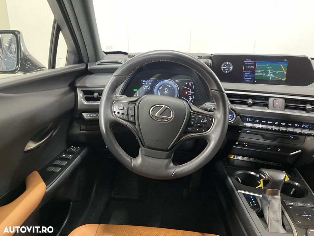 Lexus UX 250h (E-FOUR) Luxury Line - 6