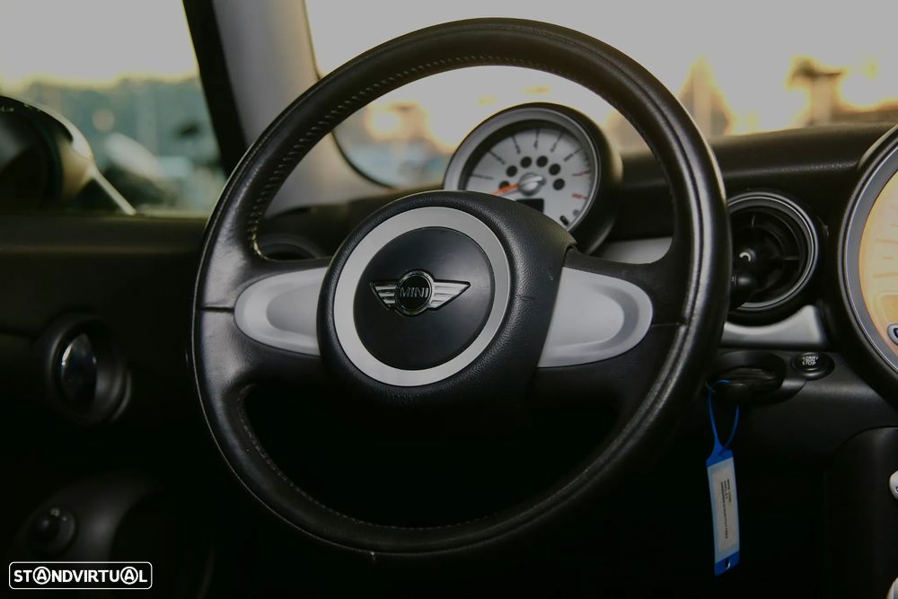 MINI 3 Portas One - 10