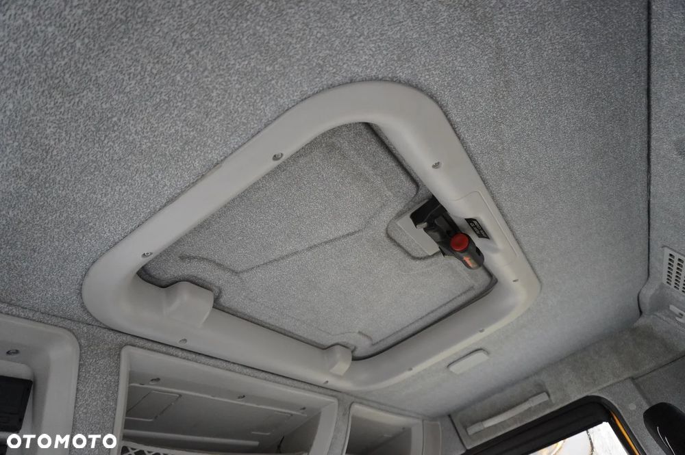 Iveco Stralis 420 8x2 / Zabudowa laweta Fiault / 2 osie skrętne / 17,6 t ładowności - 28