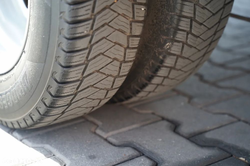 Iveco DAILY 35-130 / CHŁODNIA / MUTITEMPERATURA / 2 X  AGREGAT THERMO KING / SPROWADZONY - 17
