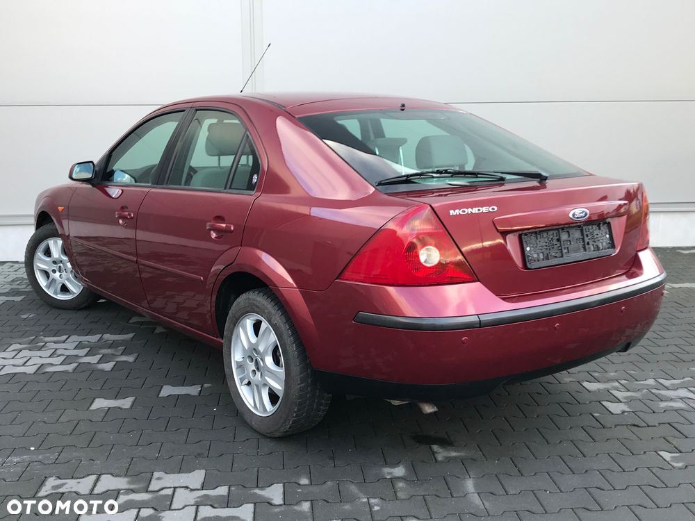 Ford Mondeo 1.8 Ghia - 8