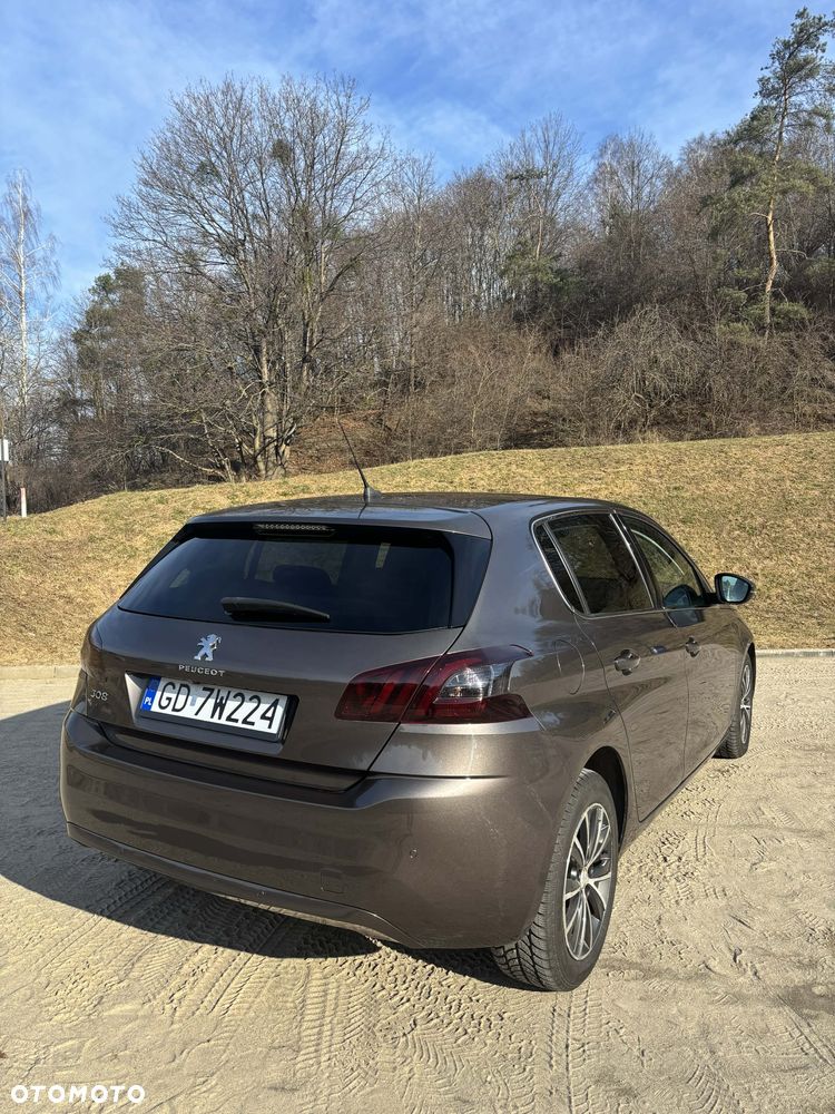 Peugeot 308 - 8