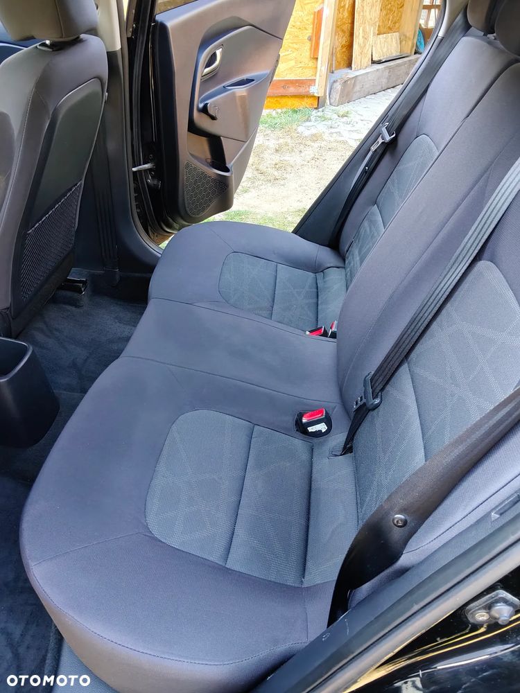 Kia Rio - 22