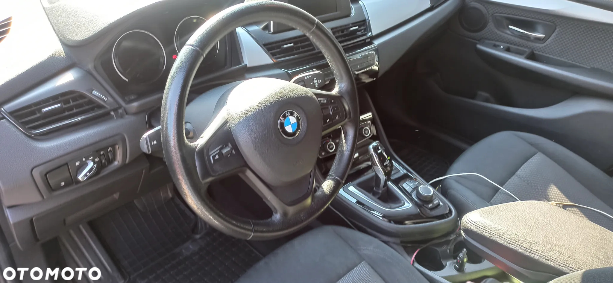 BMW Seria 2 218d - 9