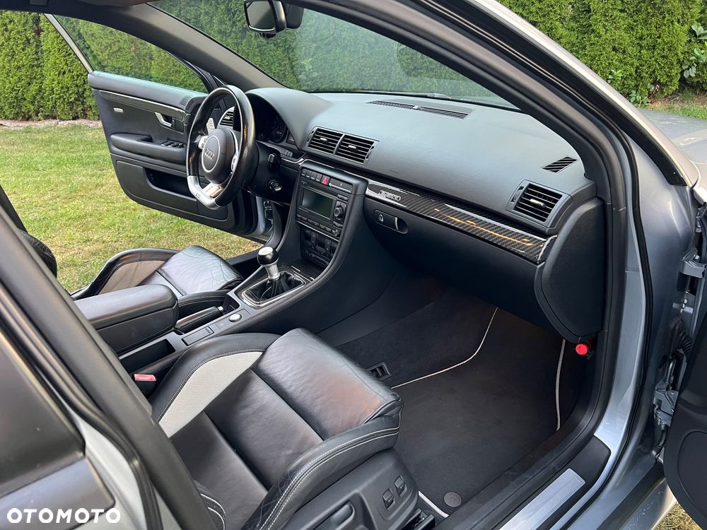 Audi RS4 Limousine - 17