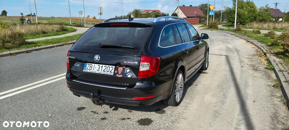 Skoda Superb 2013 photo 5