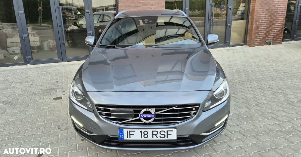 Volvo V60 D6 Plug-In-Hybrid AWD Geartronic Summum - 26