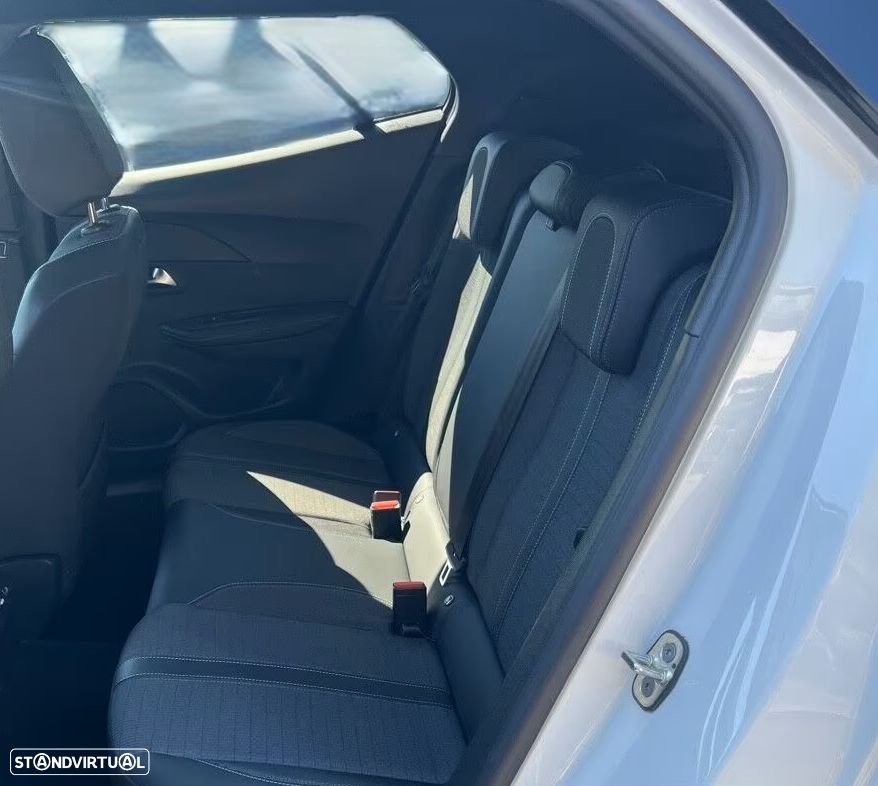 Peugeot 2008 1.5 BlueHDi Allure EAT8 - 5