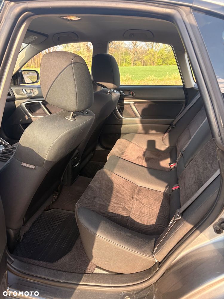 Subaru Legacy - 9