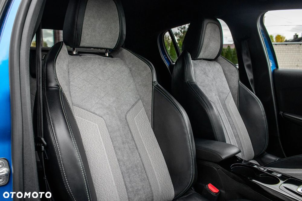 Peugeot 208 e-208 GT Line - 32