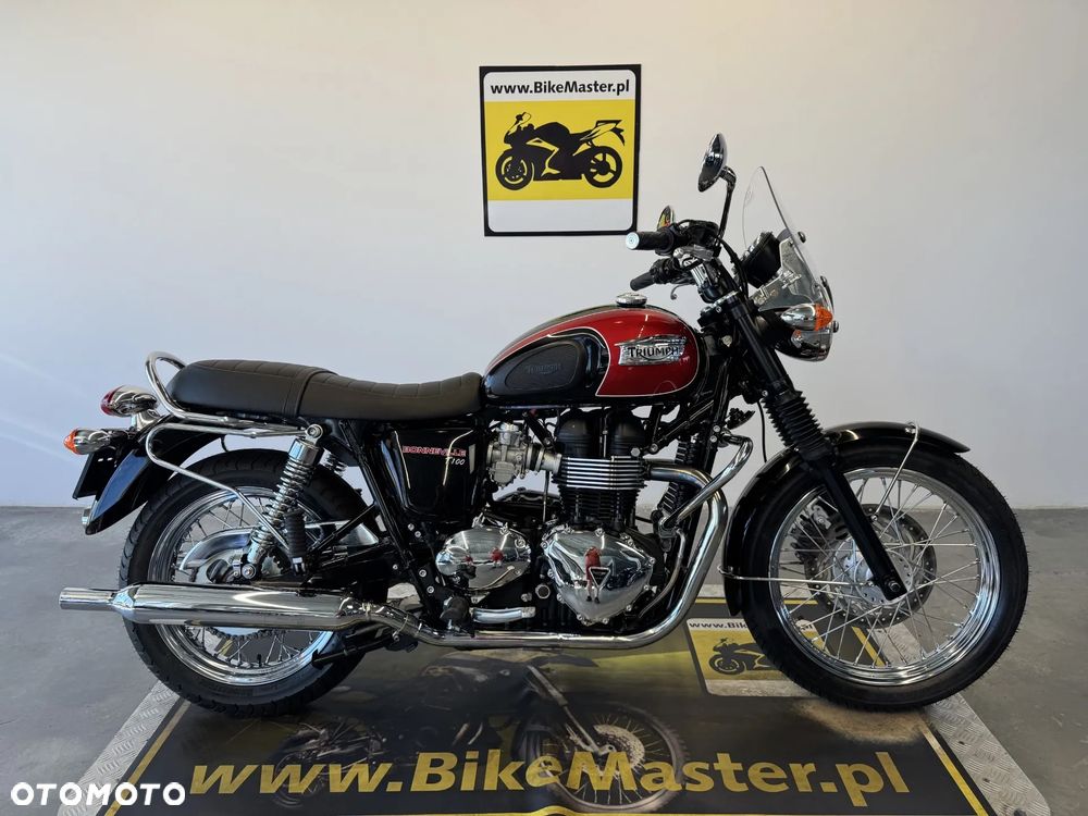 Triumph Bonneville - 1