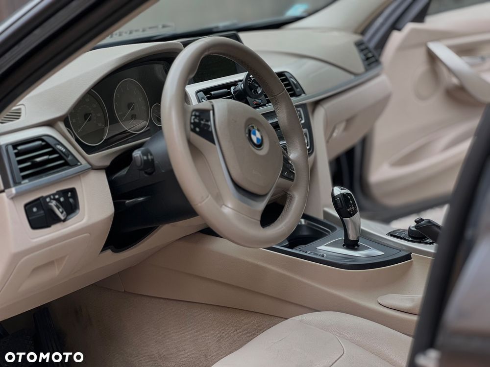 BMW Seria 3 328i Modern Line - 8