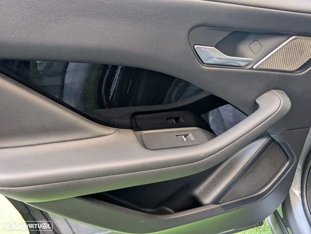 Jaguar I-Pace - 13