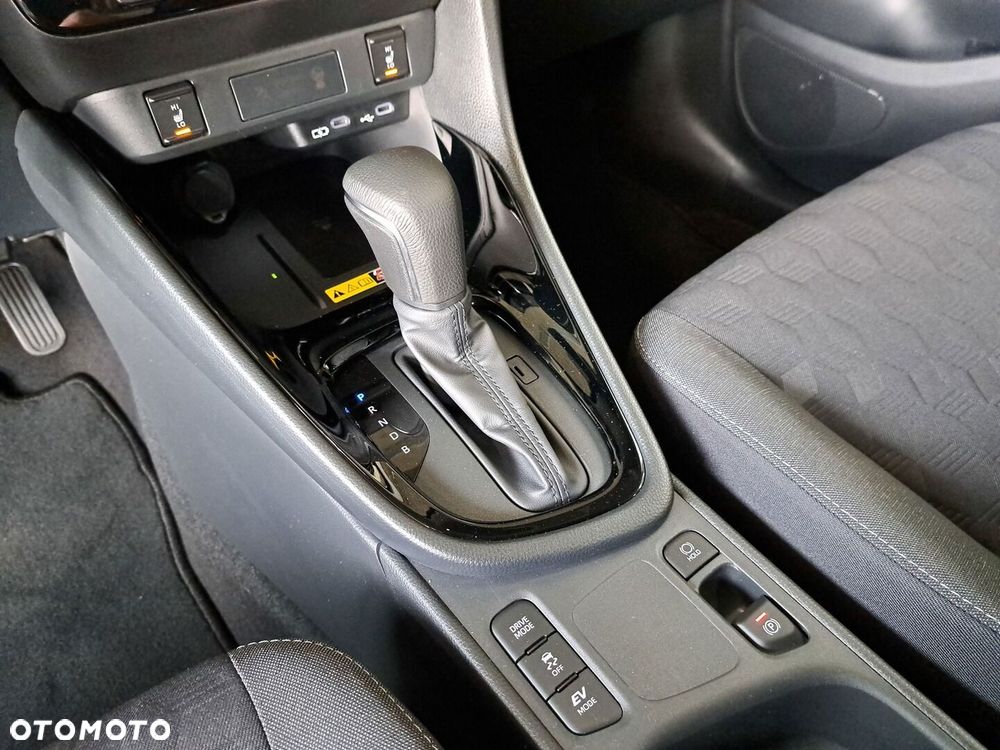 Toyota Yaris Hybrid 1.5 Style - 26