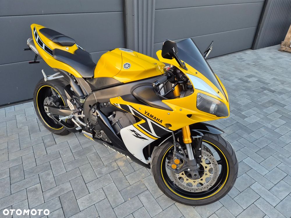 Yamaha R1 - 20