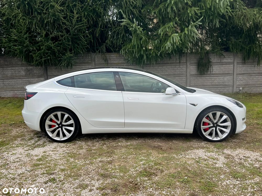 Tesla Model 3 Performance AWD - 35