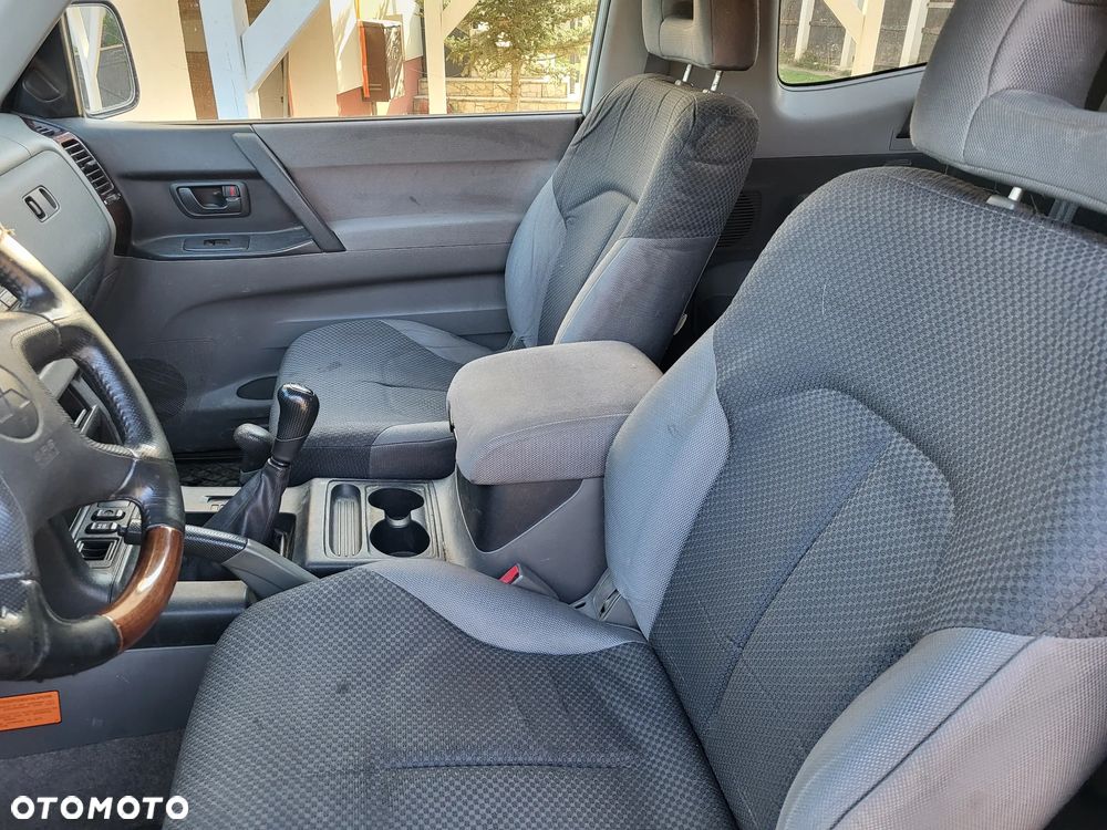 Mitsubishi Pajero - 5