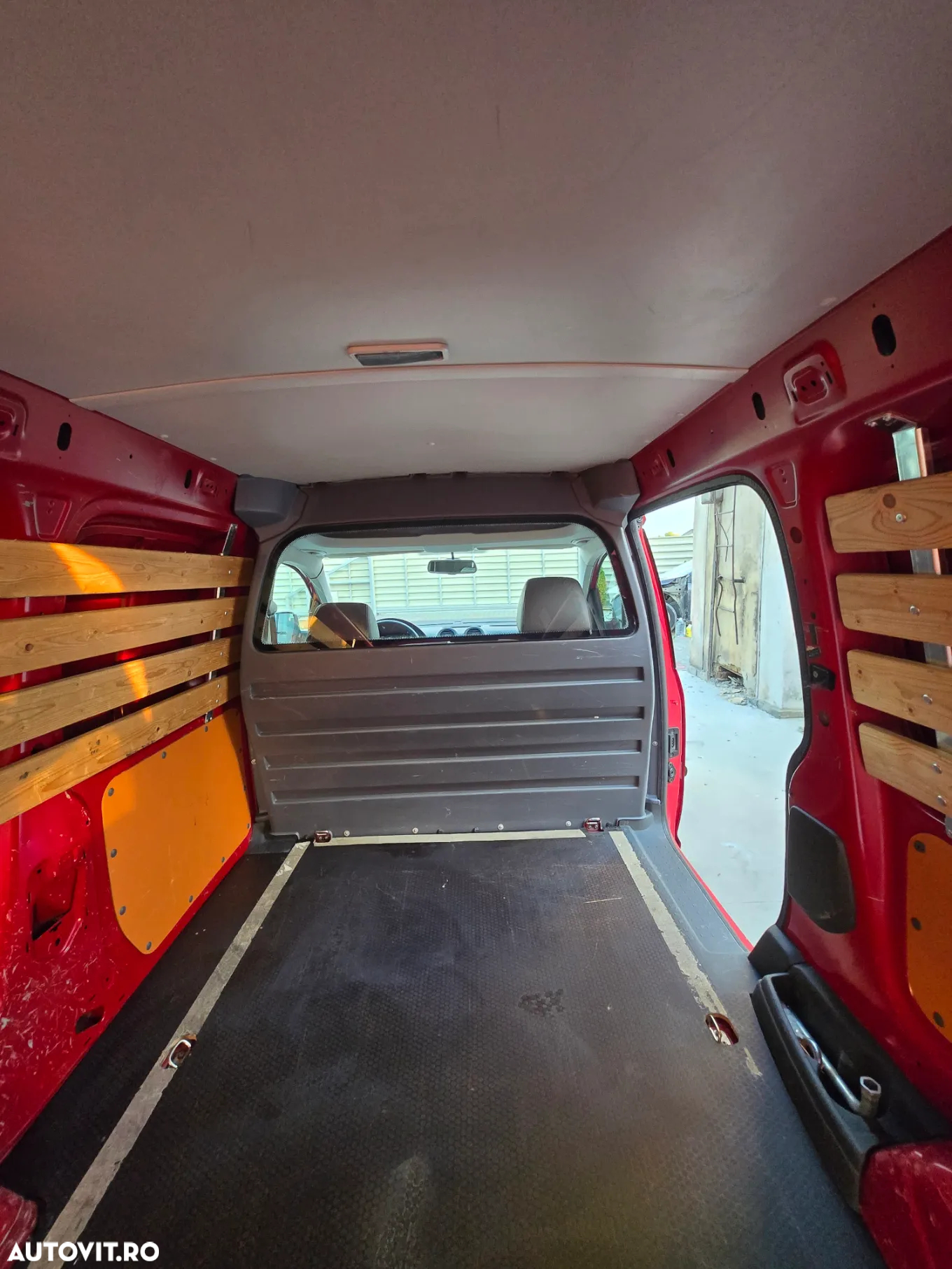 Volkswagen Caddy MAXI / CUTIE AUTOMATĂ / 2012 - 9