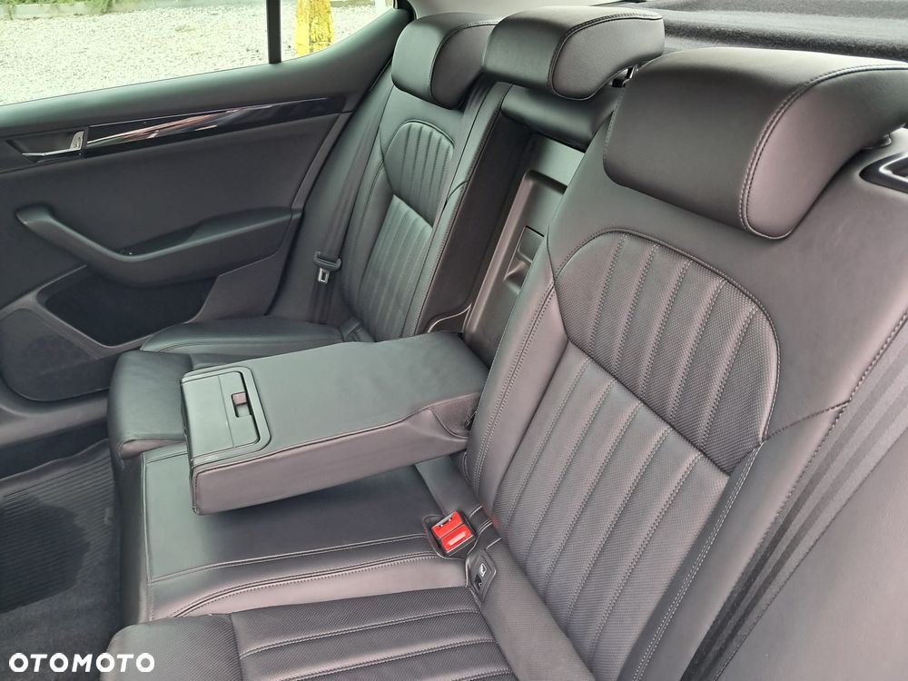 Skoda Superb 2.0 TDI L&K DSG - 31
