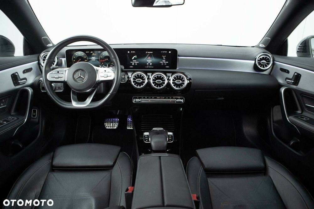 Mercedes-Benz CLA 200 AMG Line 7G-DCT - 26