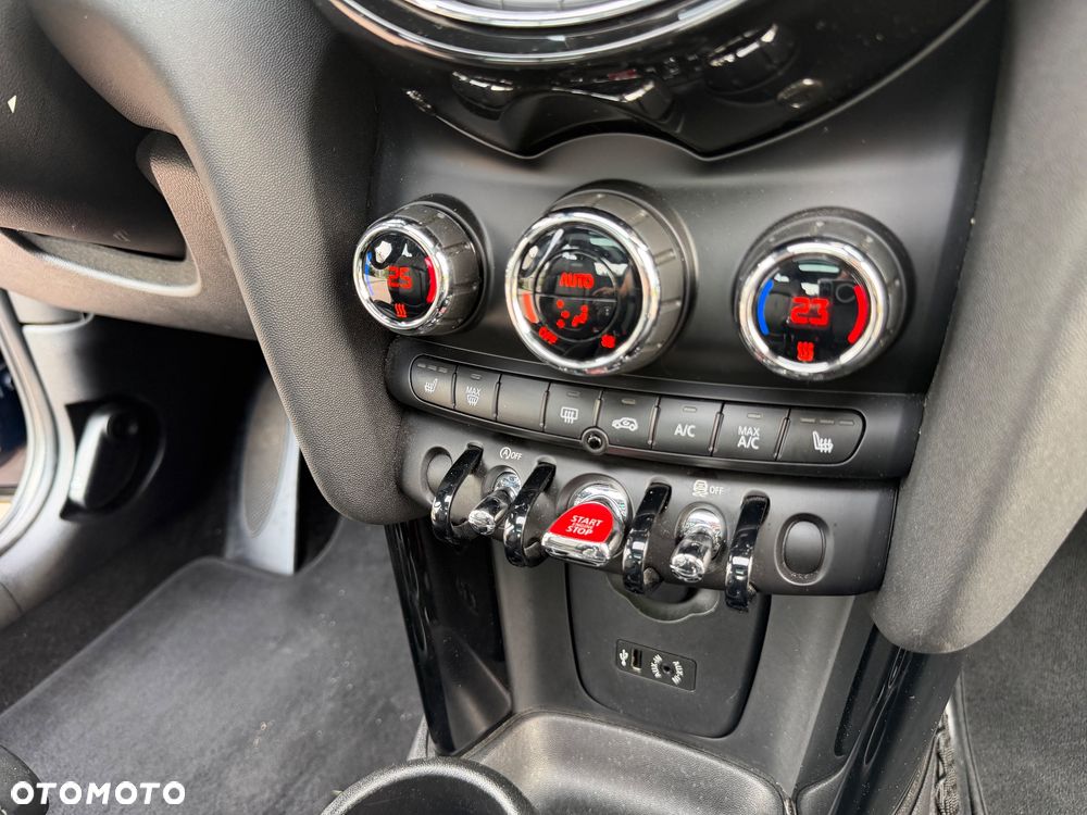 MINI Cooper Seven Chili - 26