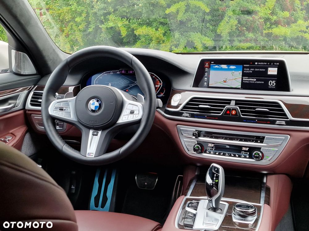BMW Seria 7 750Li xDrive - 29