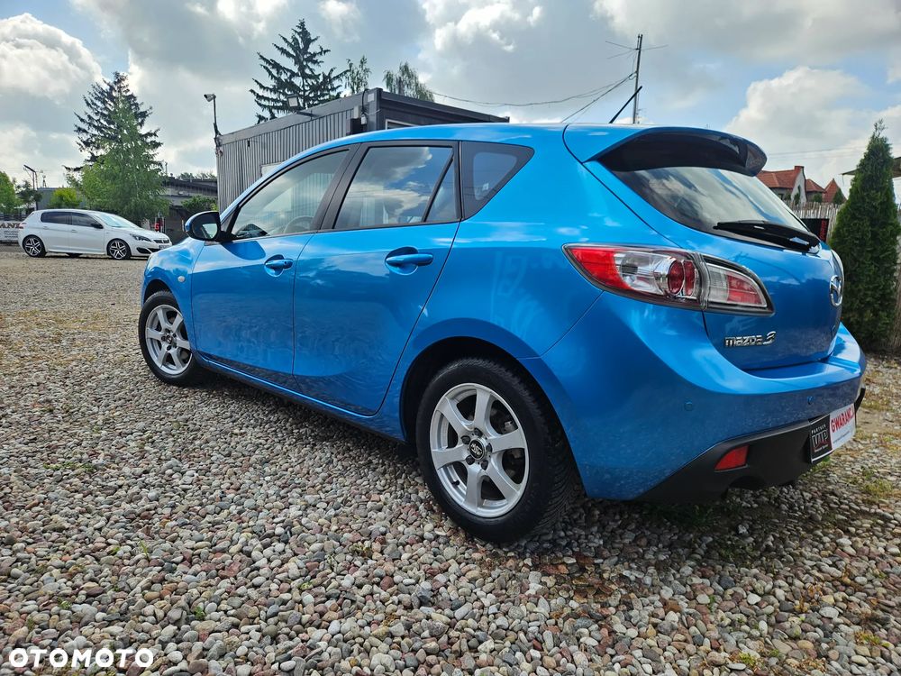 Mazda 3 1.6 Active + - 8