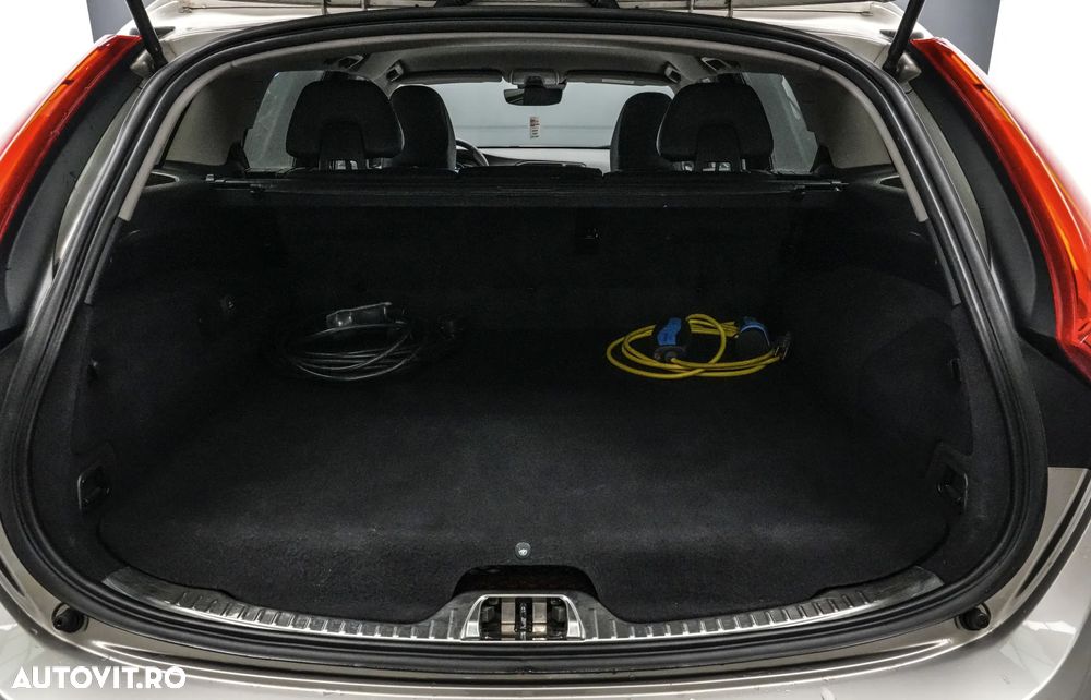 Volvo V60 D5 Momentum - 22