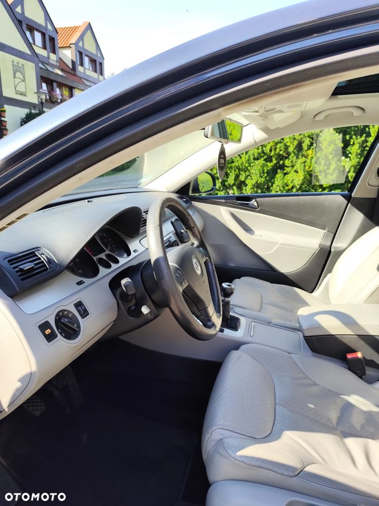 Volkswagen Passat - 9