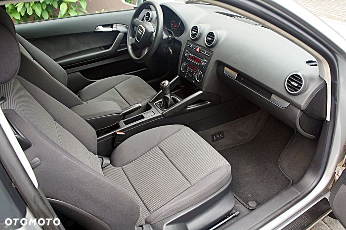 Audi A3 3-drzwiowe 1.6 Ambiente - 18