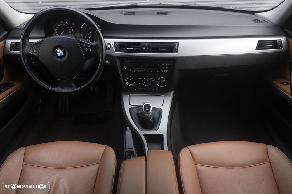 BMW 318 d Touring - 8