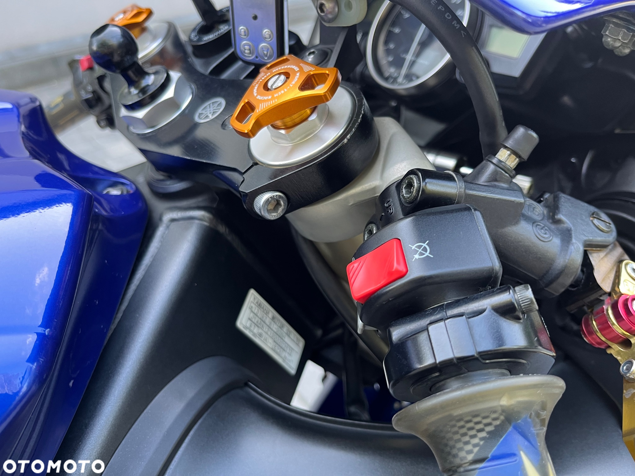 Yamaha R1 - 11