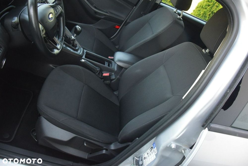 Ford Focus 1.5 EcoBlue STart-Stopp-System TITANIUM - 29