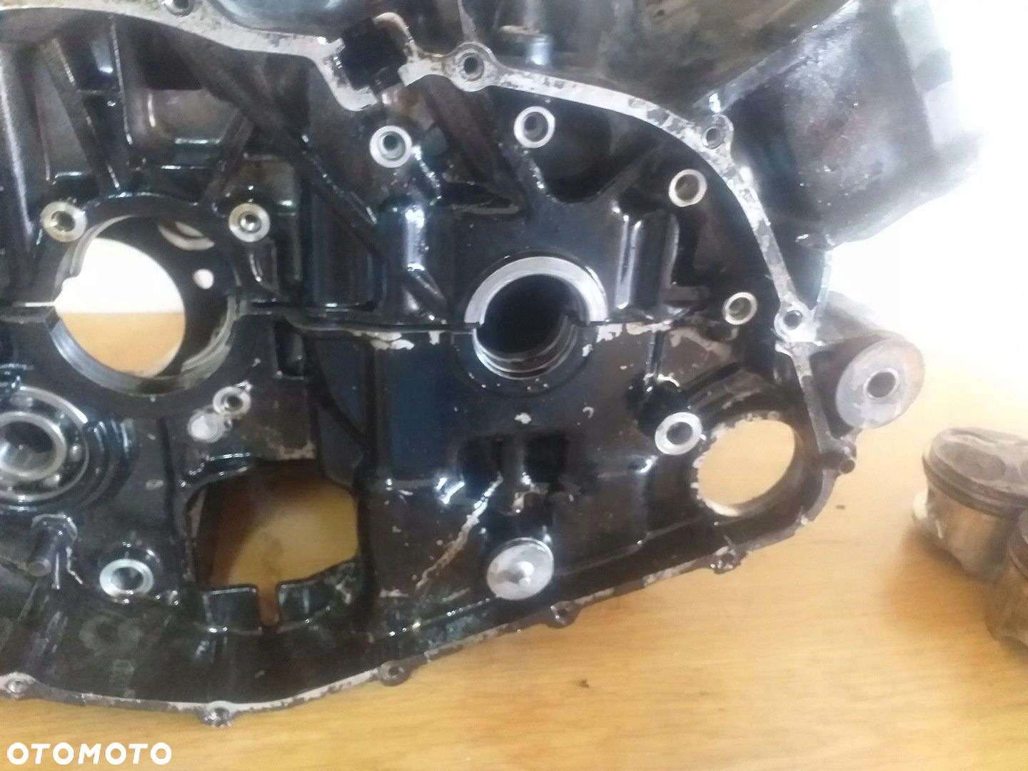 KARTERY BLOK SILNIKA TŁOKI HONDA MAGNA VF700 RC21E - 13