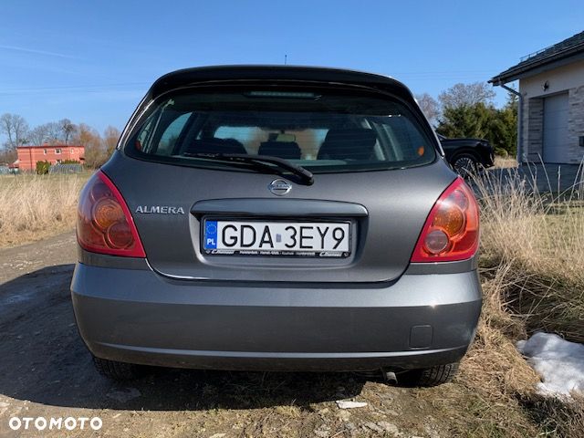 Nissan Almera 1.5 acenta PLUS - 9