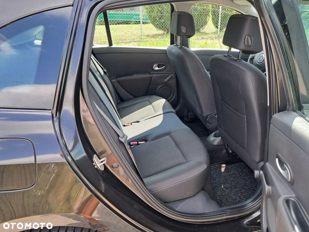 Renault Clio 1.2 16V 75 Dynamique - 21