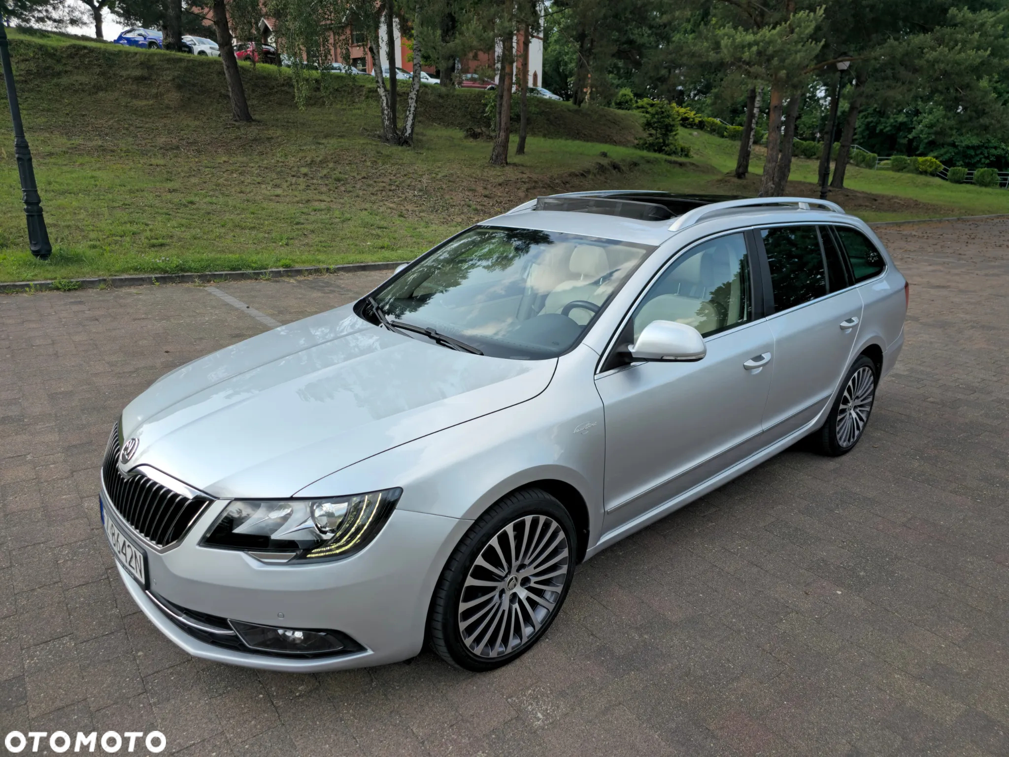 Skoda Superb 2.0 TDI 4x4 L&K DSG - 3